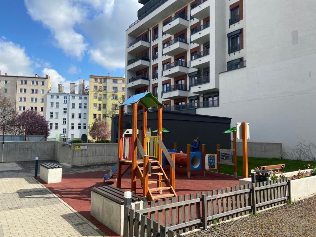 Komfort W Centrum Parking Вроцлав Экстерьер фото