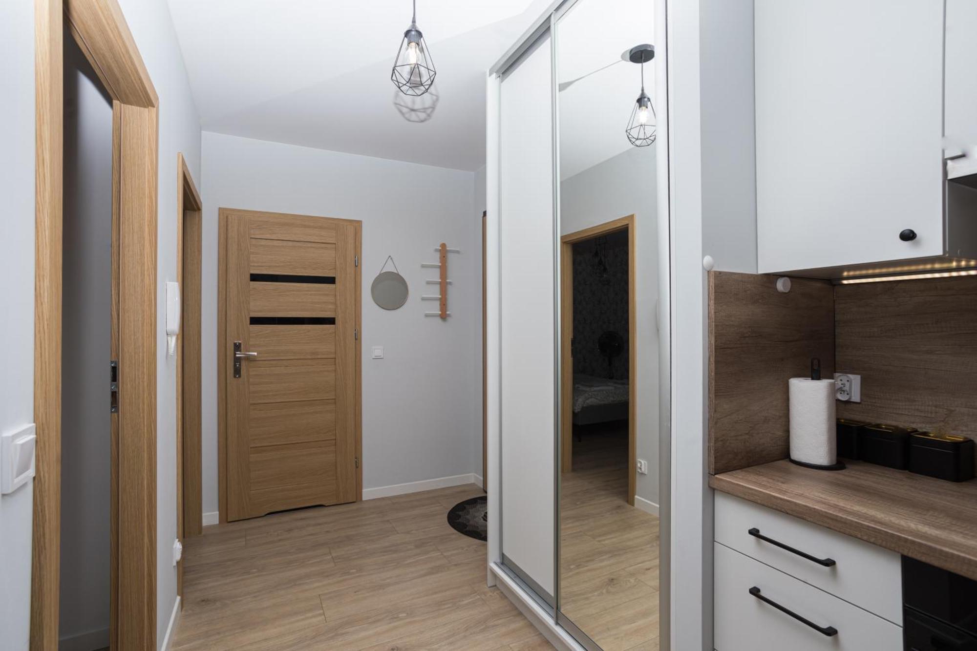 Komfort W Centrum Parking Вроцлав Экстерьер фото
